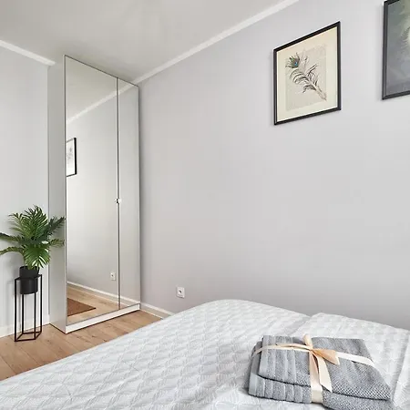 Kuznicza - 300m Main Square ~ Self Check-in 24h Apartment Wroclaw