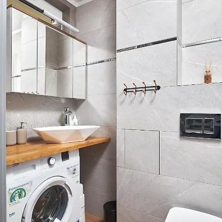 דירה Kuznicza - 300m Main Square ~ Self Check-in 24h ורוצלב